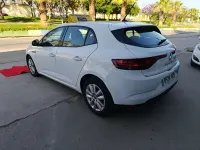 Usado Renault Mégane GrandTour Equilibre 116 CV (85 kW) 2022 Blanco Familiar