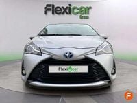 Usado Toyota Yaris Hybrid Active 100 CV (73 kW) 2019 Gris Utilitario