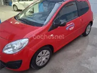 Usado Renault Twingo Dynamique 75 CV (55 kW) 2010 Rojo Utilitario