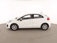Usado Kia Rio 85 CV (62 kW) 2015 Blanco Berlina