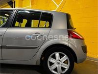 Usado Renault Mégane II Dynamique 98 CV (72 kW) 2005 Gris / plata Berlina