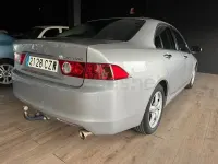Usado Honda Accord Comfort 155 CV (114 kW) 2004 Gris / plata Berlina