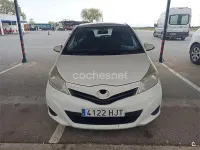 Usado Toyota Yaris Live 90 CV (66 kW) 2012 Blanco Utilitario