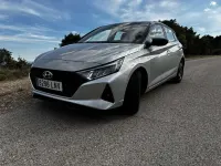 Usado Hyundai i20 101 CV (74 kW) 2021 Gris Familiar