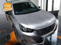 Usado Peugeot 2008 Allure 136 CV (100 kW) 2023 Gris / plata SUV