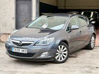 Usado Opel Astra Excellence 130 CV (95 kW) 2013 Gris / plata Berlina