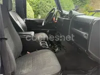 Usado Land Rover Defender SE 122 CV (89 kW) 2011 Azul Familiar