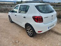 Usado Dacia Sandero Acces 73 CV (53 kW) 2018 Blanco Berlina
