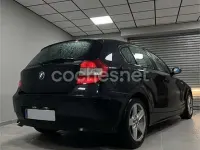 Usado BMW 118 122 CV (89 kW) 2007 Negro Utilitario