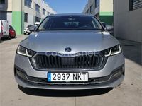 Usado Skoda Octavia Ambition 150 CV (110 kW) 2020 Gris / plata Familiar