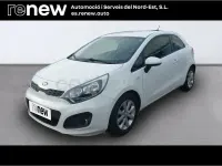 Usado Kia Rio 90 CV (66 kW) 2014 Blanco Berlina