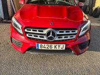 Begagnad Mercedes GLA200 156 HK (114 kW) 2019 Röd SUV