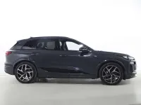 Usado Audi Q6 e-tron Performance 225 kW (306 CV) 2025 Gris SUV