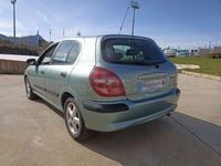 Usado Nissan Almera Comfort 110 CV (80 kW) 2001 Verde Berlina