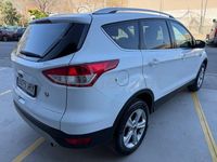 Usado Ford Kuga Trend 120 CV (88 kW) 2016 Blanco SUV
