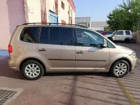 Usado VW Touran Edition 105 CV (77 kW) 2011 Beige Monovolumen