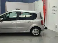 Usado Renault Grand Modus Dynamique 90 CV (66 kW) 2011 Gris / plata Monovolumen