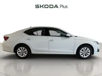 Usado Skoda Octavia Selection 150 CV (110 kW) 2025 Blanco Berlina