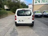 Usado Citroën Berlingo Feel 100 CV (73 kW) 2022 Blanco Monovolumen