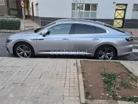 Usado VW Arteon R-line 218 CV (160 kW) 2021 Gris / plata Berlina