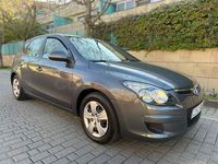 Usado Hyundai i30 Classic 109 CV (80 kW) 2009 Gris / plata Berlina
