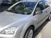 Usado Ford Focus Trend 100 CV (73 kW) 2005 Gris / plata Berlina