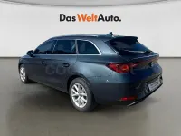 Usado Seat Leon Style 116 CV (85 kW) 2025 Gris / plata Berlina