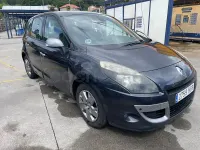 Usado Renault Scénic III Dynamique 110 CV (80 kW) 2012 Gris / plata Monovolumen