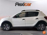 Usado Dacia Sandero Comfort 90 CV (66 kW) 2019 Blanco Utilitario