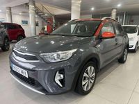 Usado Kia Stonic Plus 84 HP (61 kW) 2023 Cinzento SUV