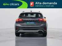 Usado Ford Focus Active 125 CV (91 kW) 2021 Negro Berlina