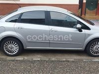 Usado Fiat Linea Dynamic 120 CV (88 kW) 2011 Gris / plata Berlina