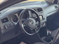 Usado VW Polo 75 CV (55 kW) 2014 Gris Utilitario