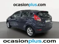 Usado Ford Fiesta Trend 101 CV (74 kW) 2014 Gris Utilitario