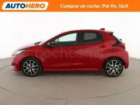 Usado Toyota Yaris Hybrid Style 116 CV (85 kW) 2022 Rojo Berlina