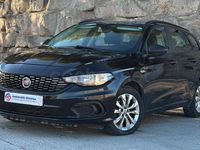 Usado Fiat Tipo Easy 120 CV (88 kW) 2018 Negro Familiar