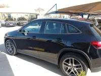Usado Mercedes GLA180 136 CV (100 kW) 2021 Gris SUV