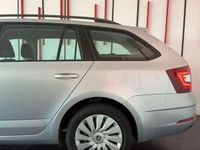 Usado Skoda Octavia Style 116 CV (85 kW) 2019 Gris Familiar