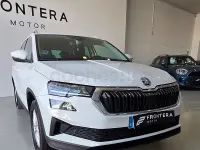 Usado Skoda Karoq Ambition 150 CV (110 kW) 2022 Blanco SUV
