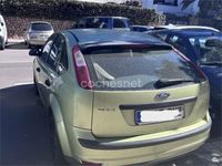 Usado Ford Focus Trend 109 CV (80 kW) 2005 Verde Berlina