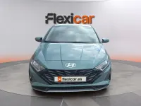 Usado Hyundai i20 101 CV (74 kW) 2024 Verde Utilitario