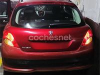 Usado Peugeot 207 70 CV (51 kW) 2008 Rojo Berlina