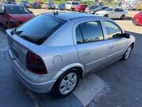 Usado Opel Astra Edition 100 CV (73 kW) 2003 Gris / plata Berlina