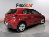 Usado Kia Rio 84 CV (61 kW) 2018 Rojo Berlina