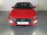 Usado Hyundai i30 120 CV (88 kW) 2024 Rojo Berlina