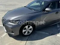 Usado Lexus IS300h 223 CV (164 kW) 2017 Gris / plata Berlina