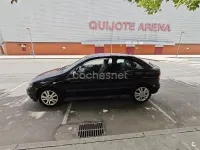 Usado Opel Astra Club 84 CV (61 kW) 2003 Negro Berlina
