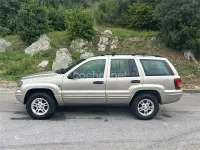 Usado Jeep Grand Cherokee Laredo 163 CV (119 kW) 2005 Gris / plata SUV