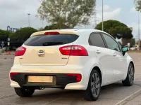 Usado Kia Rio 84 CV (61 kW) 2017 Blanco Berlina