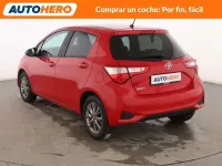 Usado Toyota Yaris Business Edition 69 CV (50 kW) 2018 Rojo Utilitario